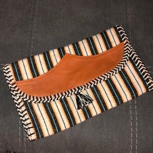 Shiraleah Woven Clutch